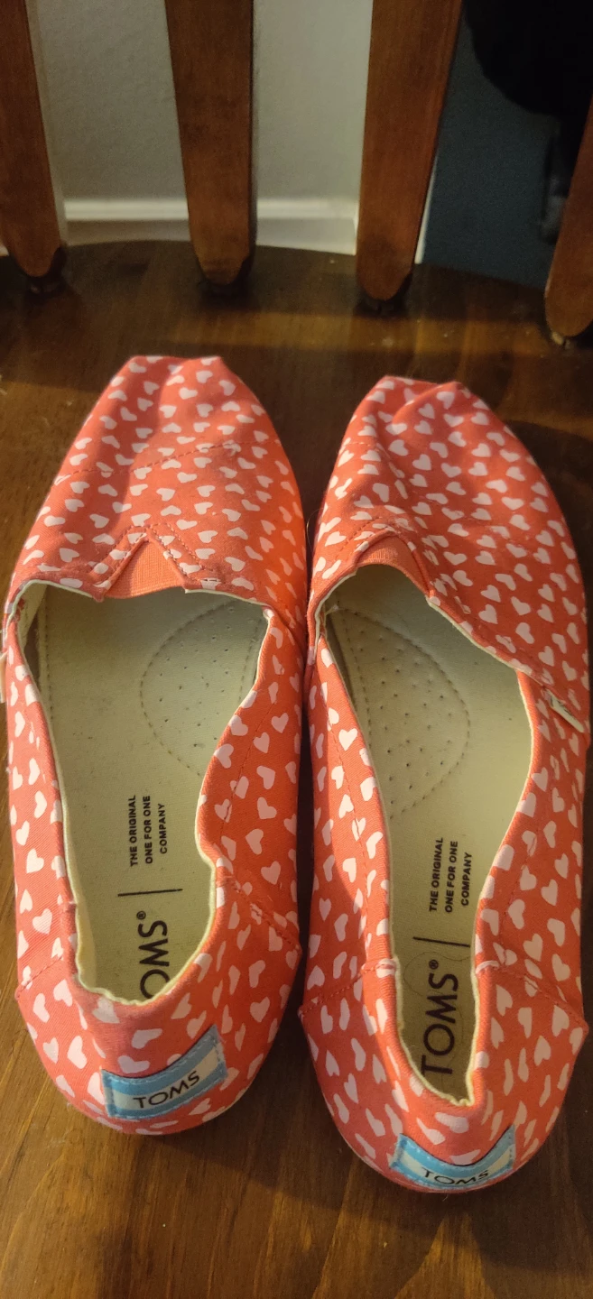 TOMS Heart Print Canvas Slip-ons Size 9.5