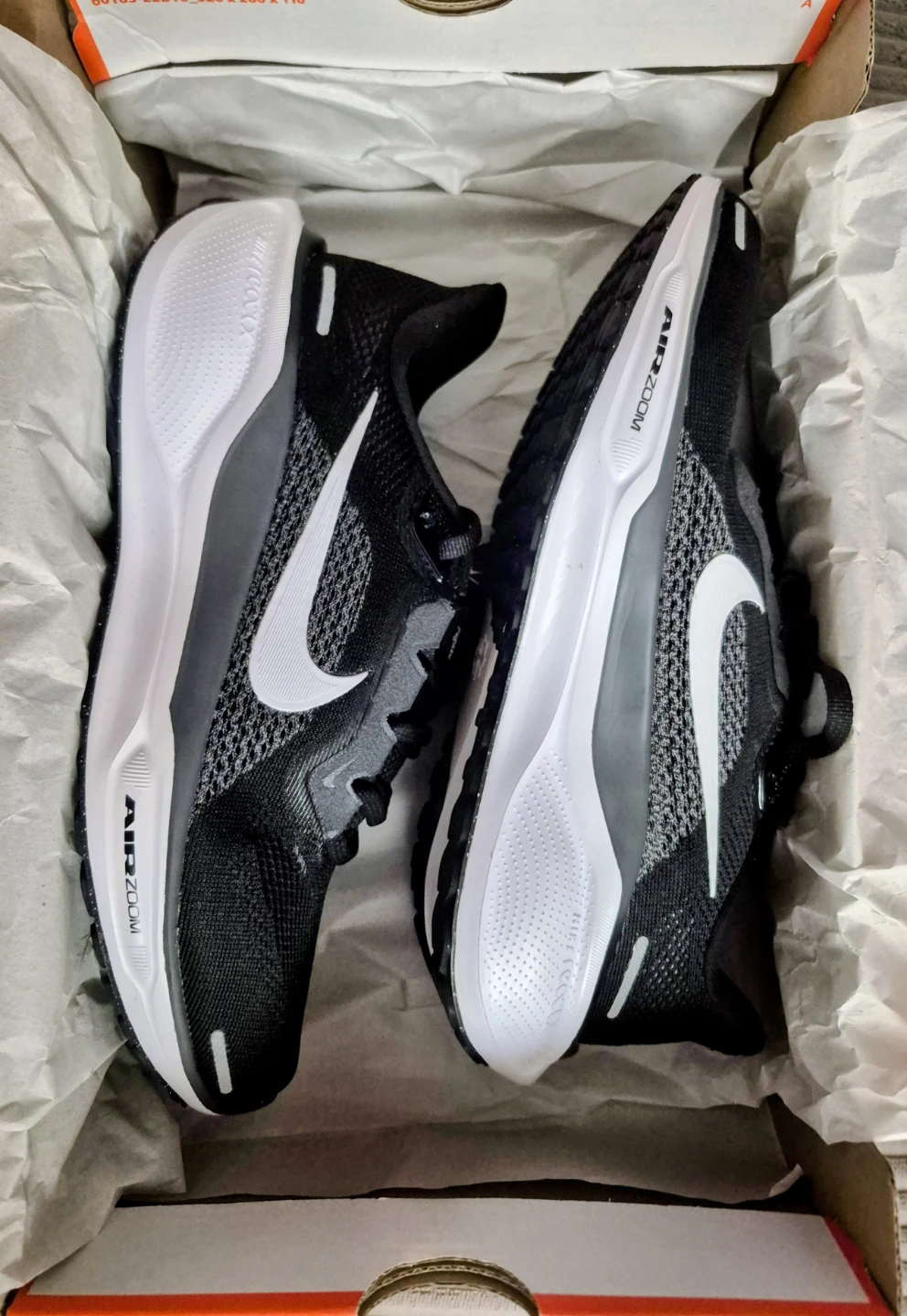 BNIB)Nike Size 7 Air Zoom Pegasus 41 Wmns Running Shoes