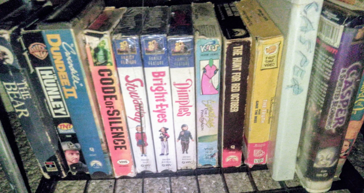 Large Lot of Vintage VHS/Disney Movies - photo 3