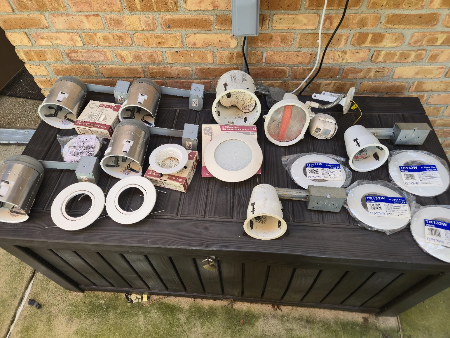 Recessed Can Lights, Housings & Trims Lot - photo 3