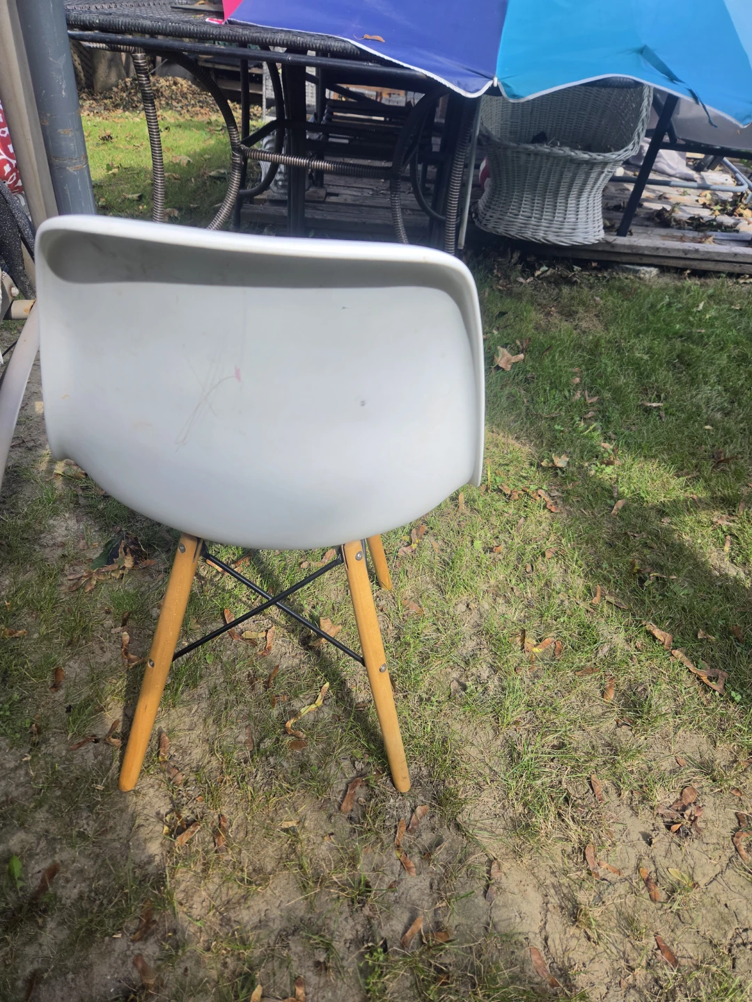 Mid-Century Modern Style White Dining Chair - photo 2