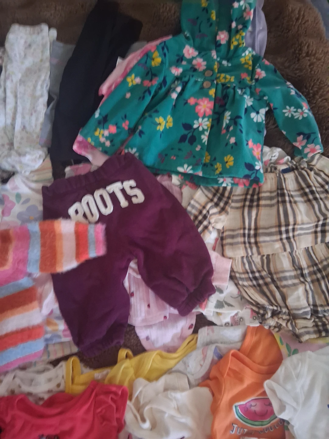 60+ pieces Lot of 0-6 month old baby girl clothing - photo 5