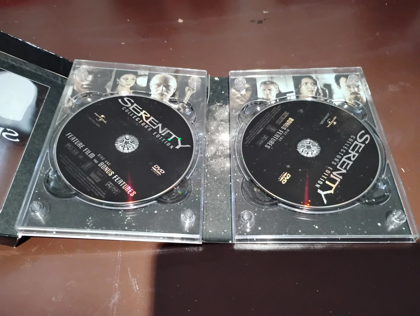 Serenity Collector's Edition DVD - photo 2