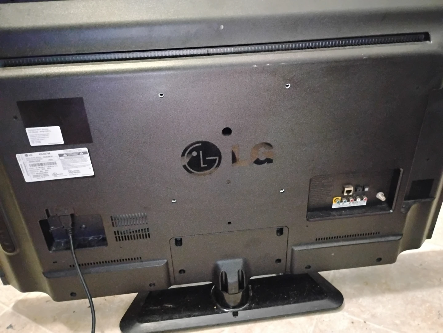 LG 42-inch Smart LED TV no remote $80 - photo 2