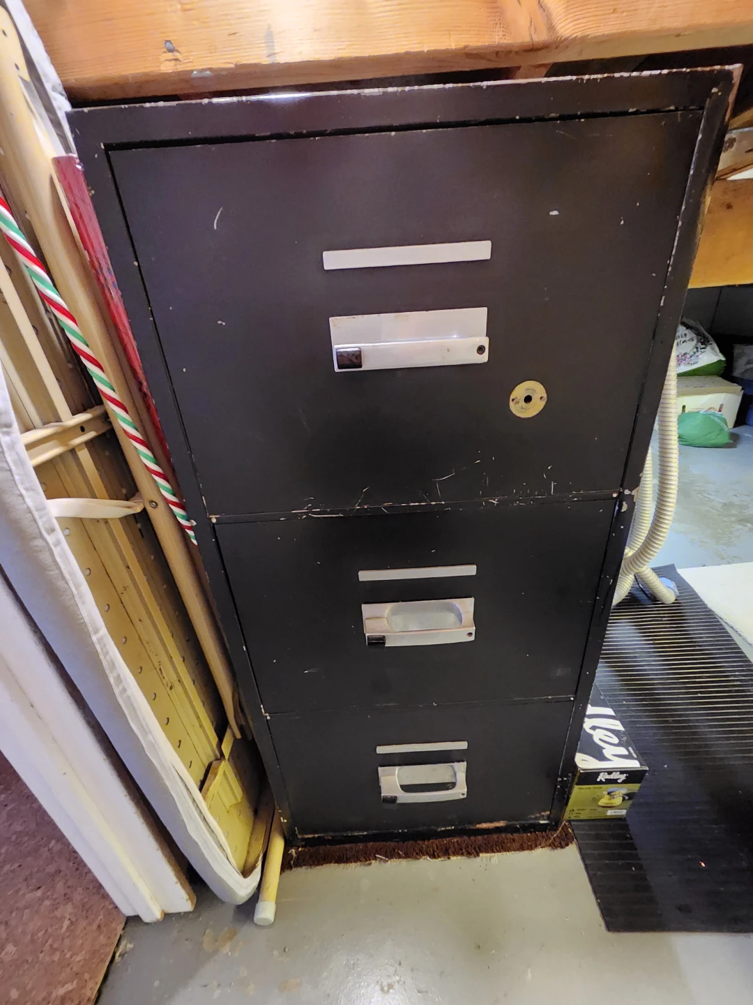 Fire proof file cabinet and safe