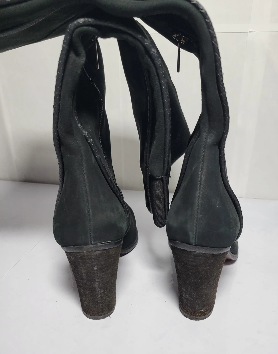 Black Heeled Knee-High Boots, size 6M (85) - photo 5