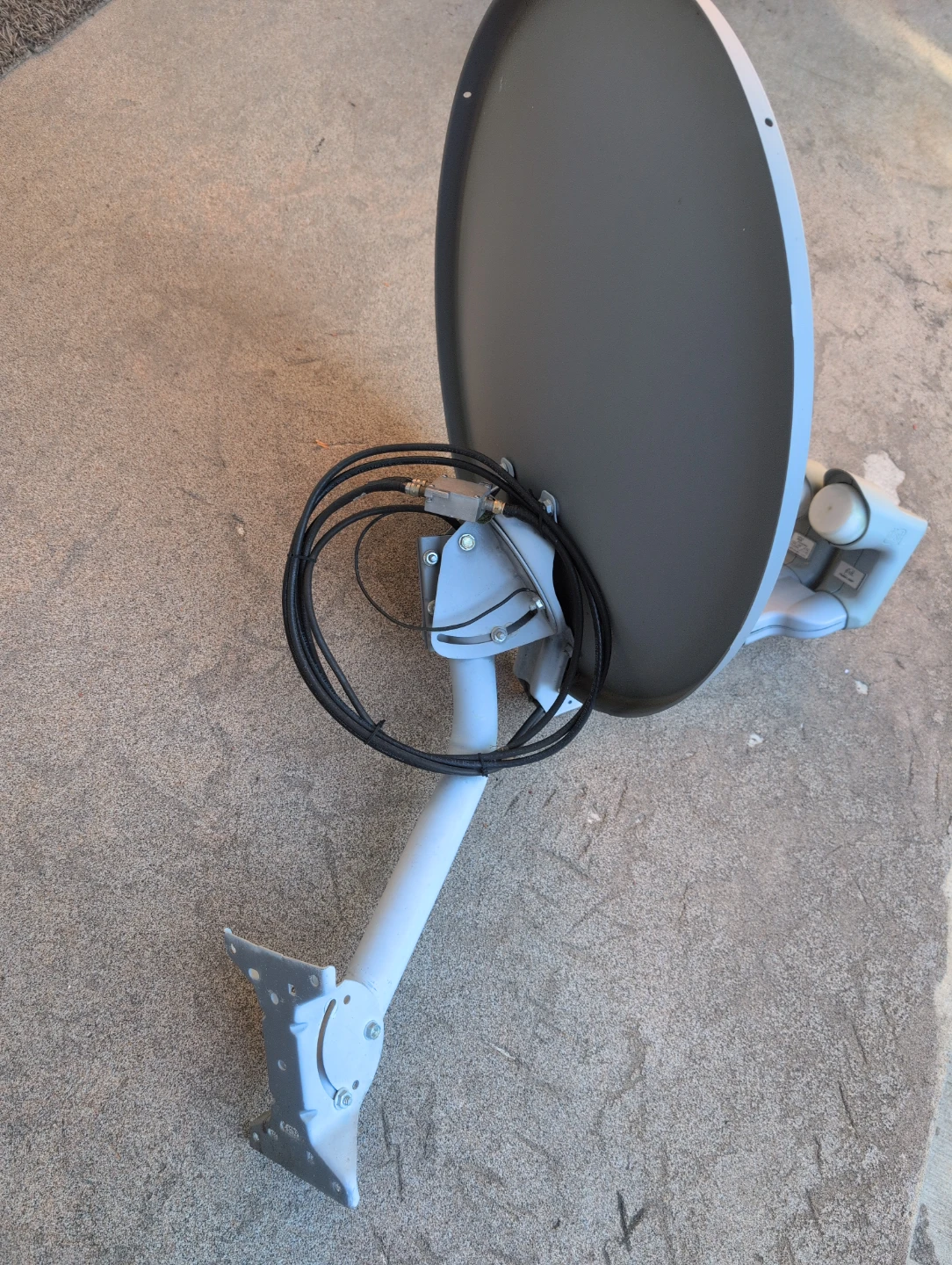 Bell ExpressVu Satellite Dish - photo 2