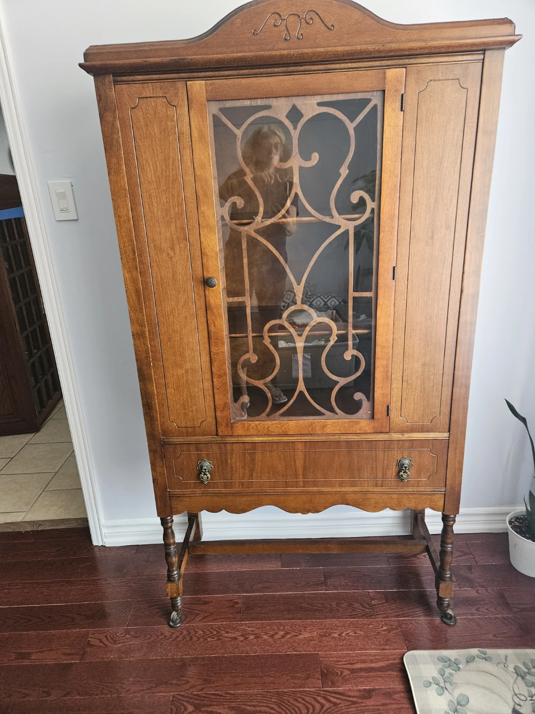 Vintage Wooden Curio Cabinet with Glass Door - photo 2