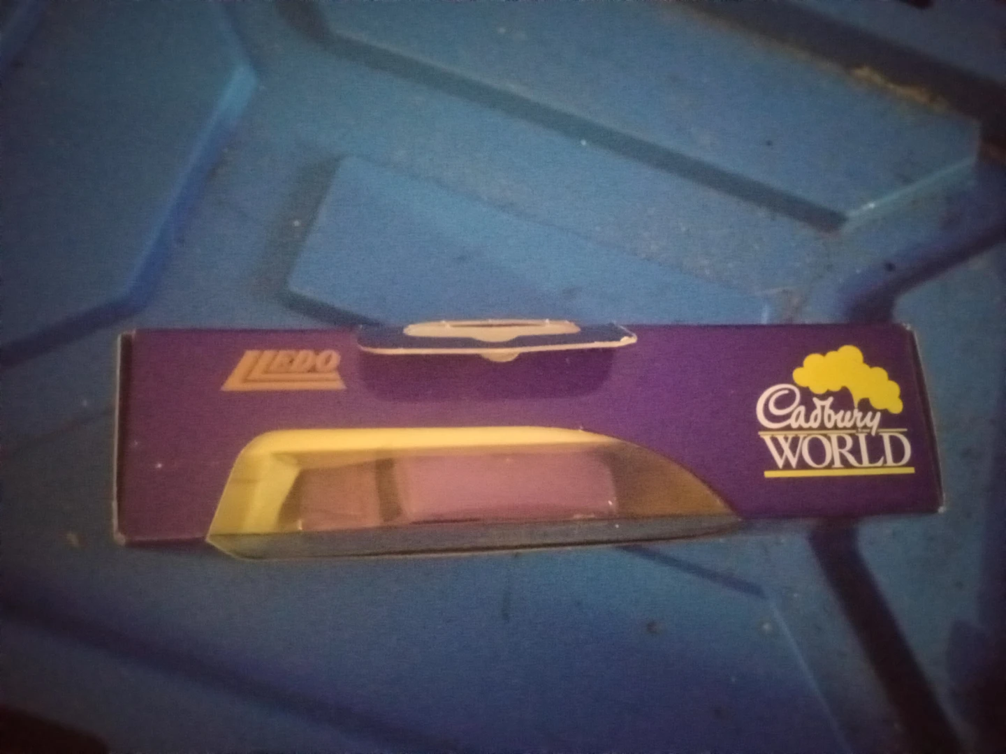 Lledo Cadbury World Promotional Diecast Van - photo 2