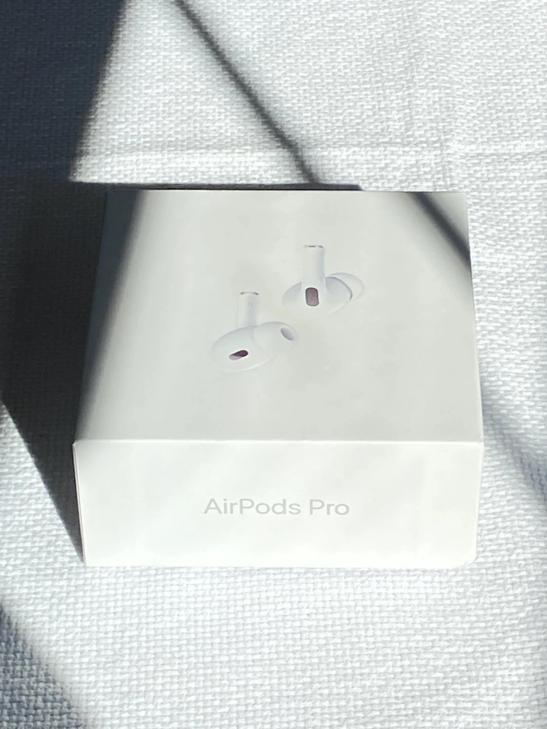 Apple AirPods Pro (2nd generation) with (ANC) and MagSafe - photo 2