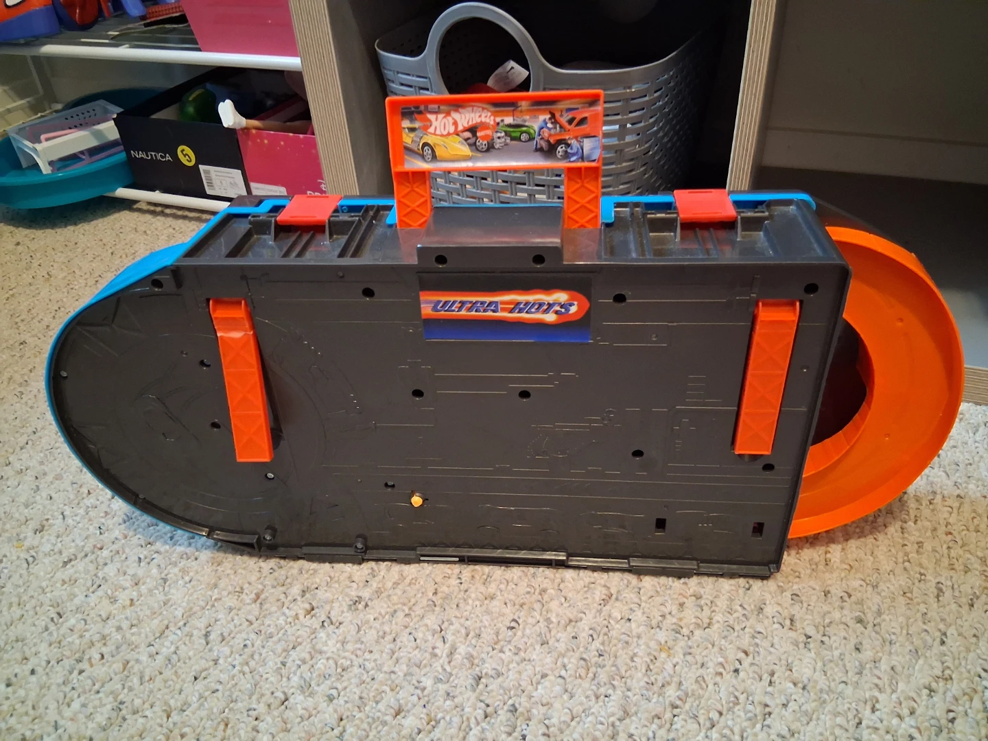 Hot Wheels Foldable City Playset - photo 3