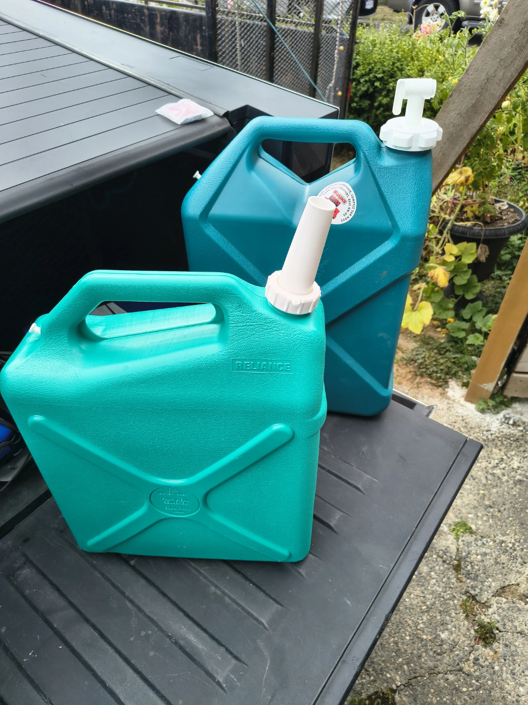 6 & 7 Gallon Camping Water Containers