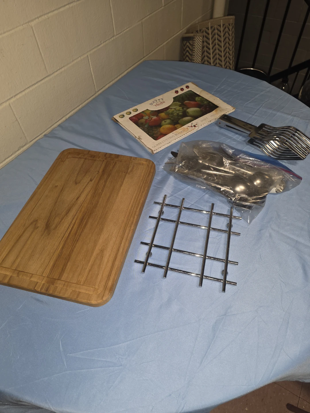 Kitchen Utensils Set with Bamboo Cutting Board - photo 2