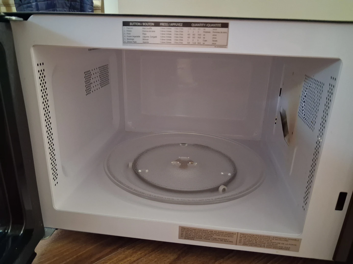 Toshiba Microwave - photo 5