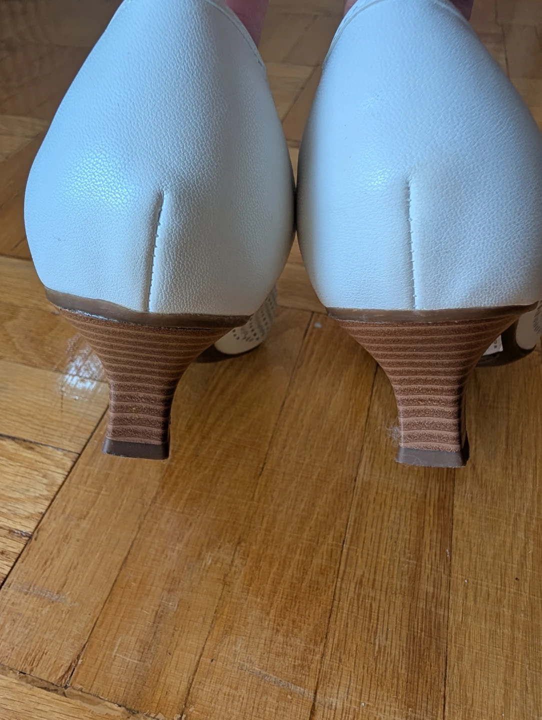 Clarks Collection White Laser-Cut Pumps - photo 3
