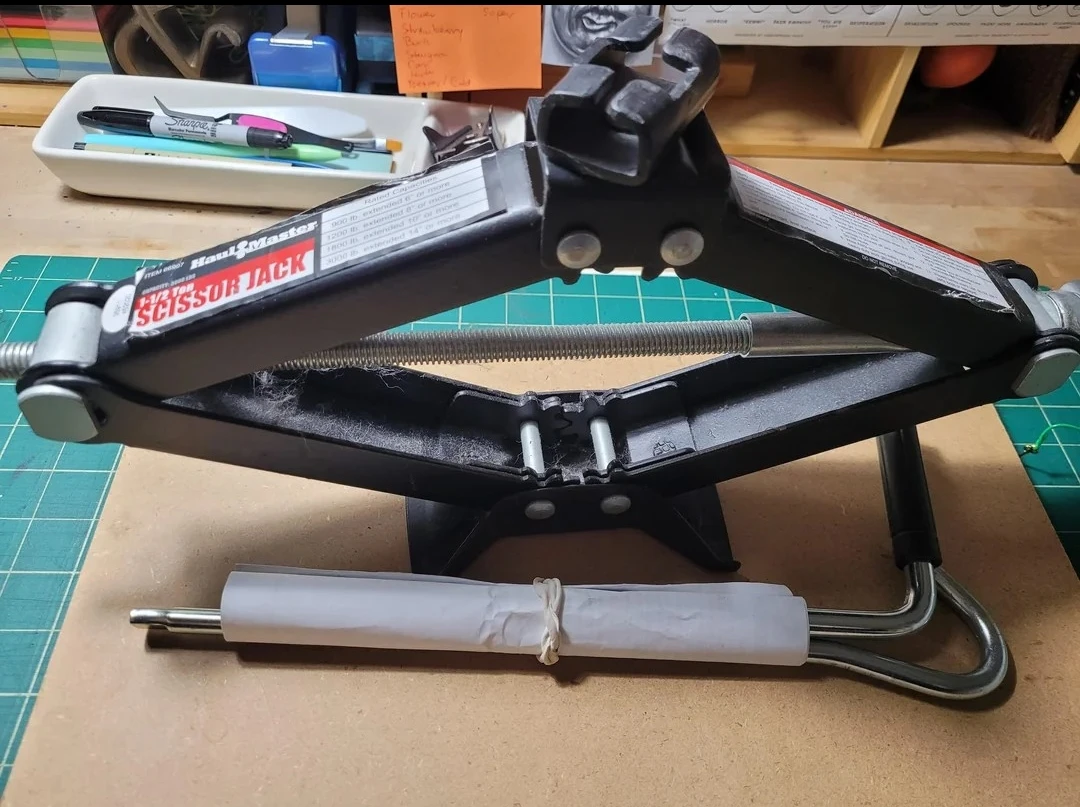 Haul-Master 1.5 Ton Scissor Jack