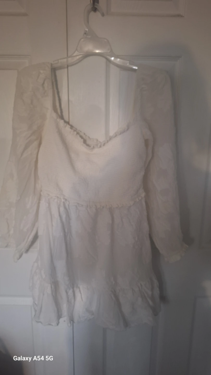 Aritzia White long sleeve smocked mini dress - photo 4