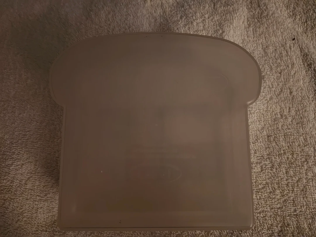 NEW Sandwich Stay Fresh bread Container 🏈 - photo 2