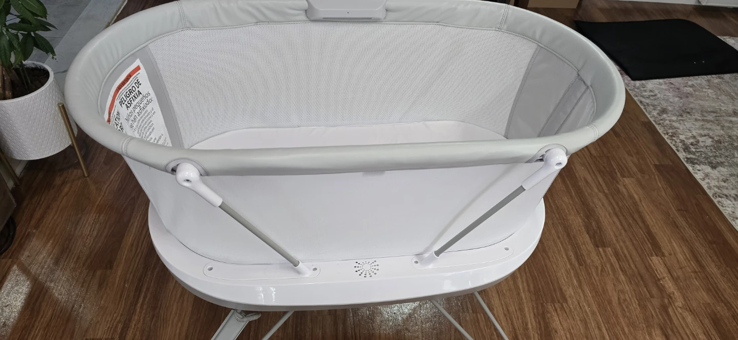 Fisher-Price Soothing Bassinet - photo 2