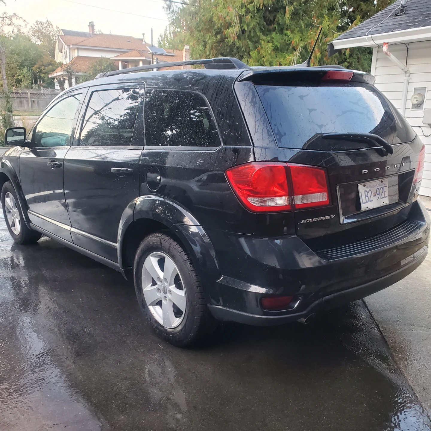 2016 Dodge Journey SXT 7  Passengerin excellent condition