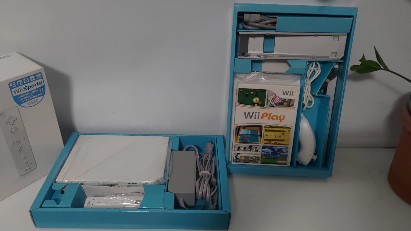 Nintendo Wii console (GameCube backwards) - photo 4