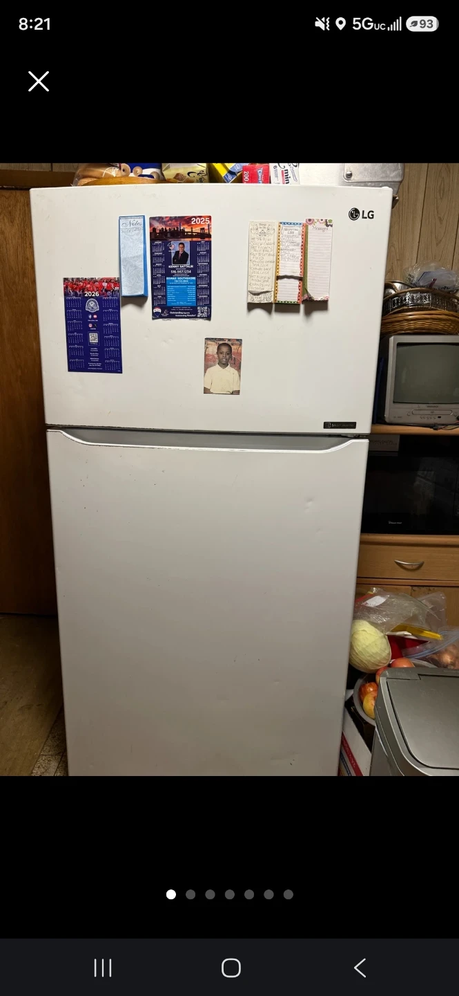 LG Top-Freezer Refrigerator
