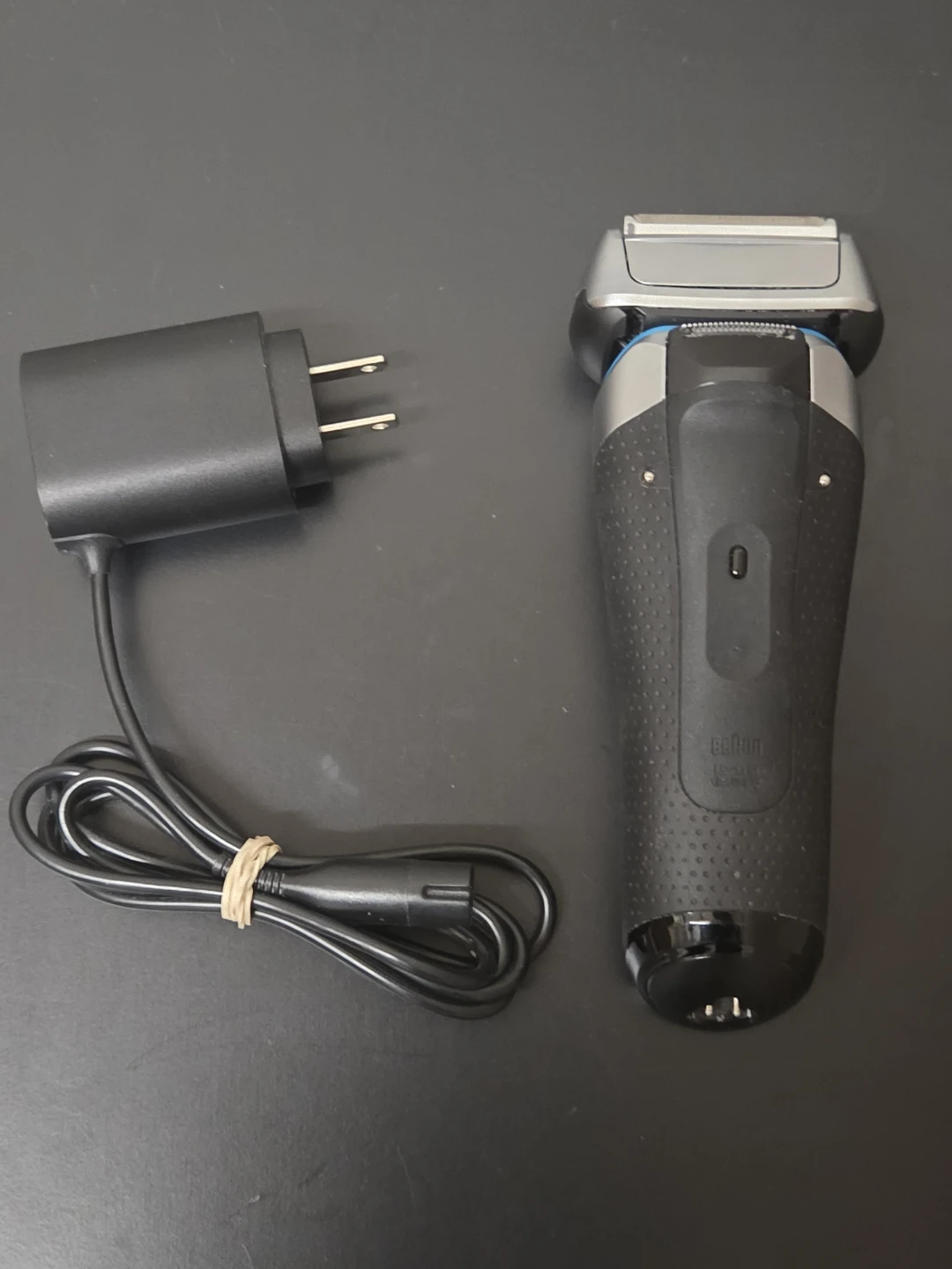 Braun Series 8 Wet & Dry Electric Shaver - photo 3