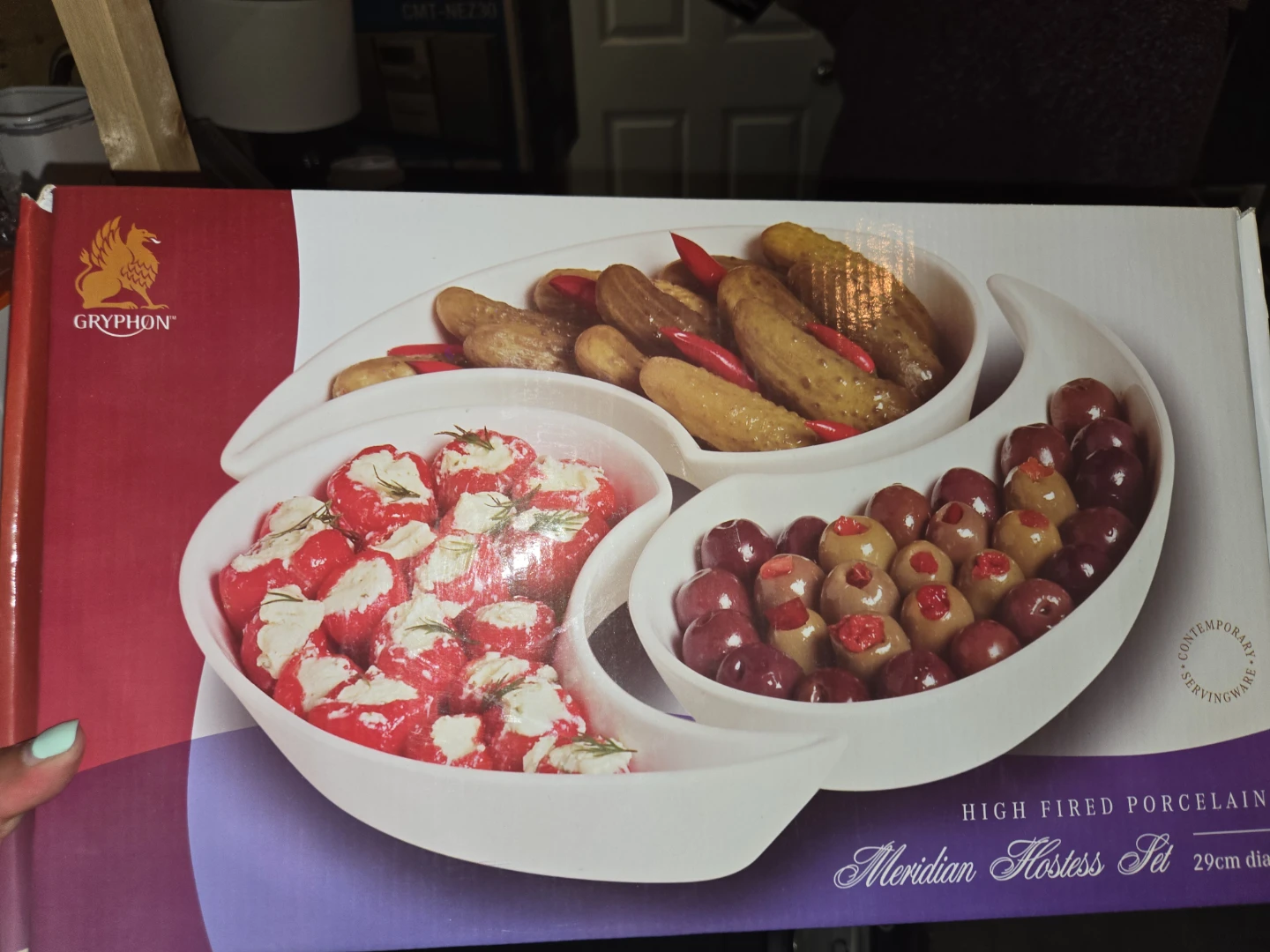 Gryphon Meridian Hostess Set