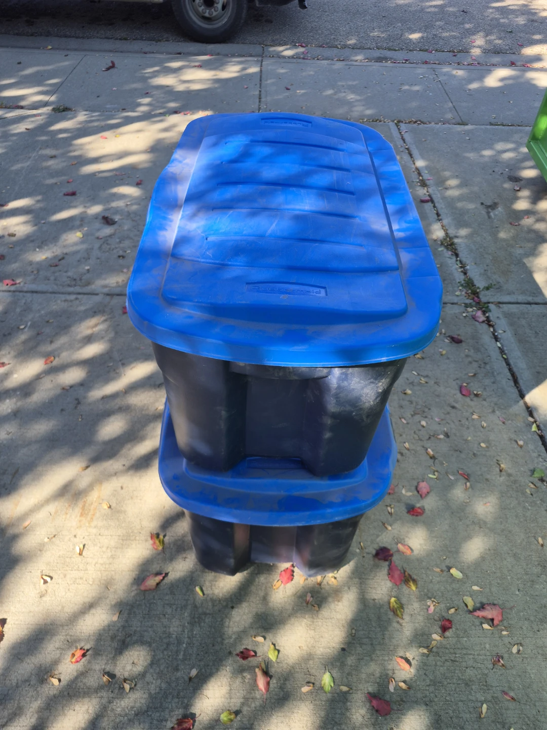 Two Canucks Rubbermaid Storage Totes - photo 4