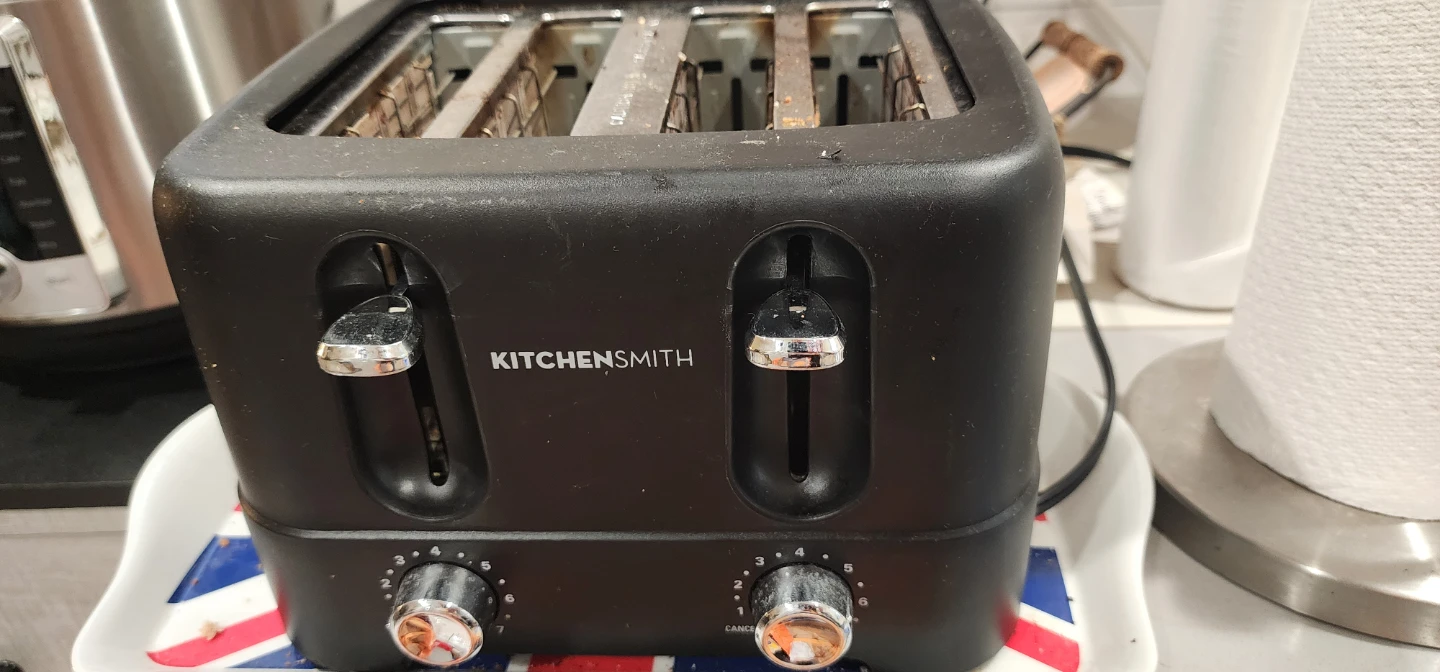 Kitchensmith 4-Slice Black Toaster