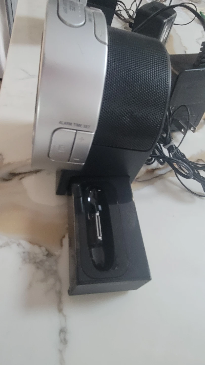 2 Sony Dream Machine iPod Dock Clock Radios - photo 3