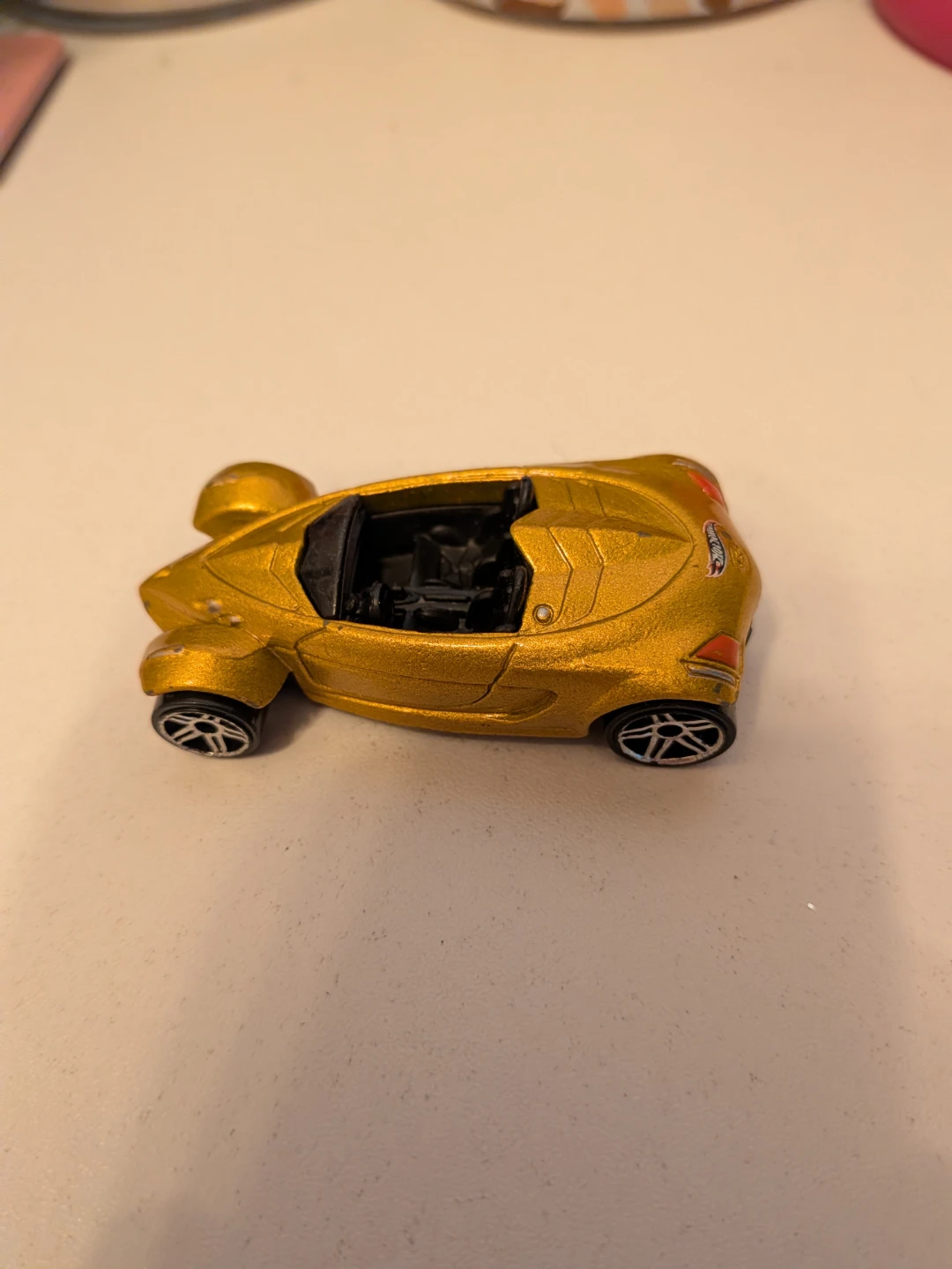 Gold Hot Wheels toy car - photo 4