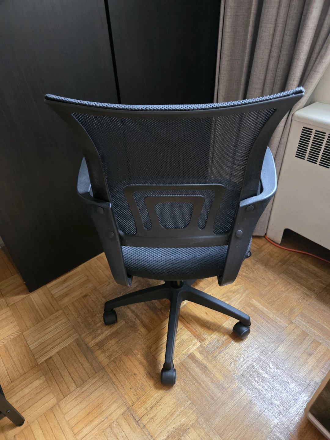 Mesh Office Chair – Like New, Only 3 Months Old - photo 2