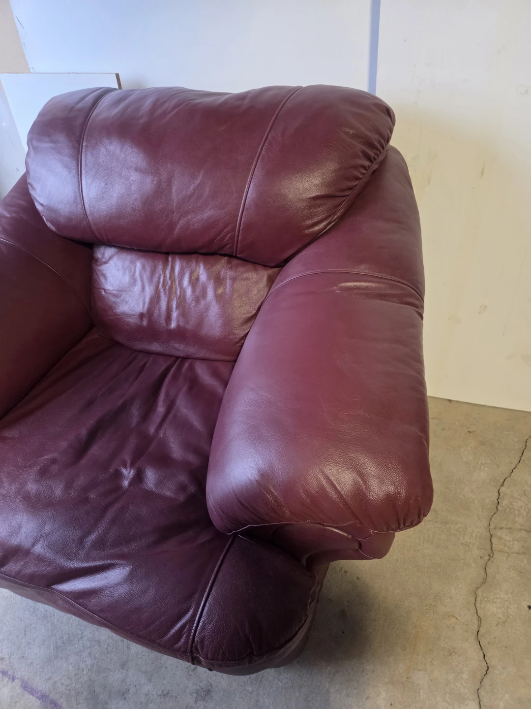 Burgundy Leather Armchair - photo 3