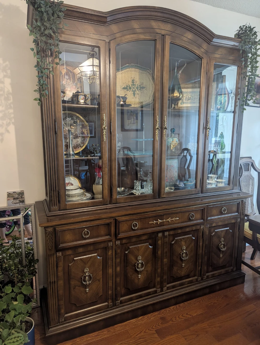 Dining Room Table with Chairs and Hutch - photo 2