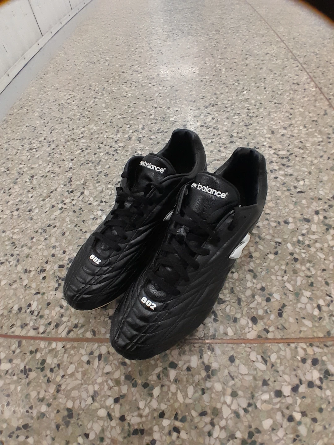 New Balance 602 Soccer Cleats Solid Black Men's Size 12 - photo 4