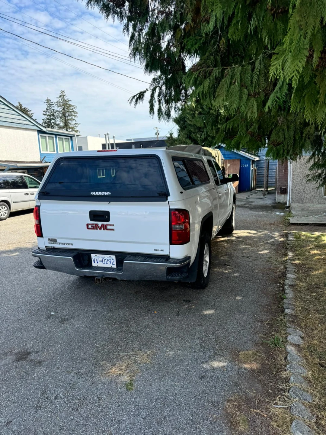 White GMC Sierra Truck with Cap - photo 3