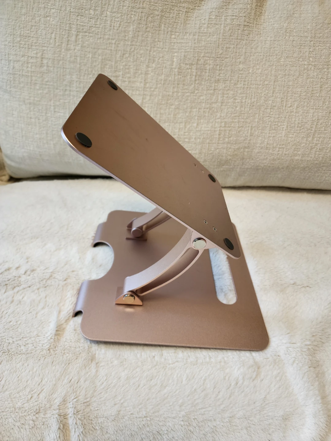 💻 Rose Gold Adjustable Laptop Stand - photo 2