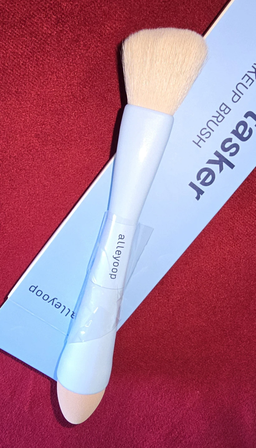 Alleyoop Multi-Tasker 4-in-1 Makeup Brush - photo 2