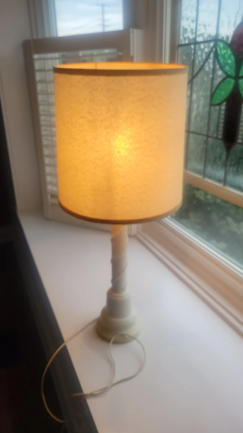Vintage Retro Twisted Table Lamp with textured shade - photo 2
