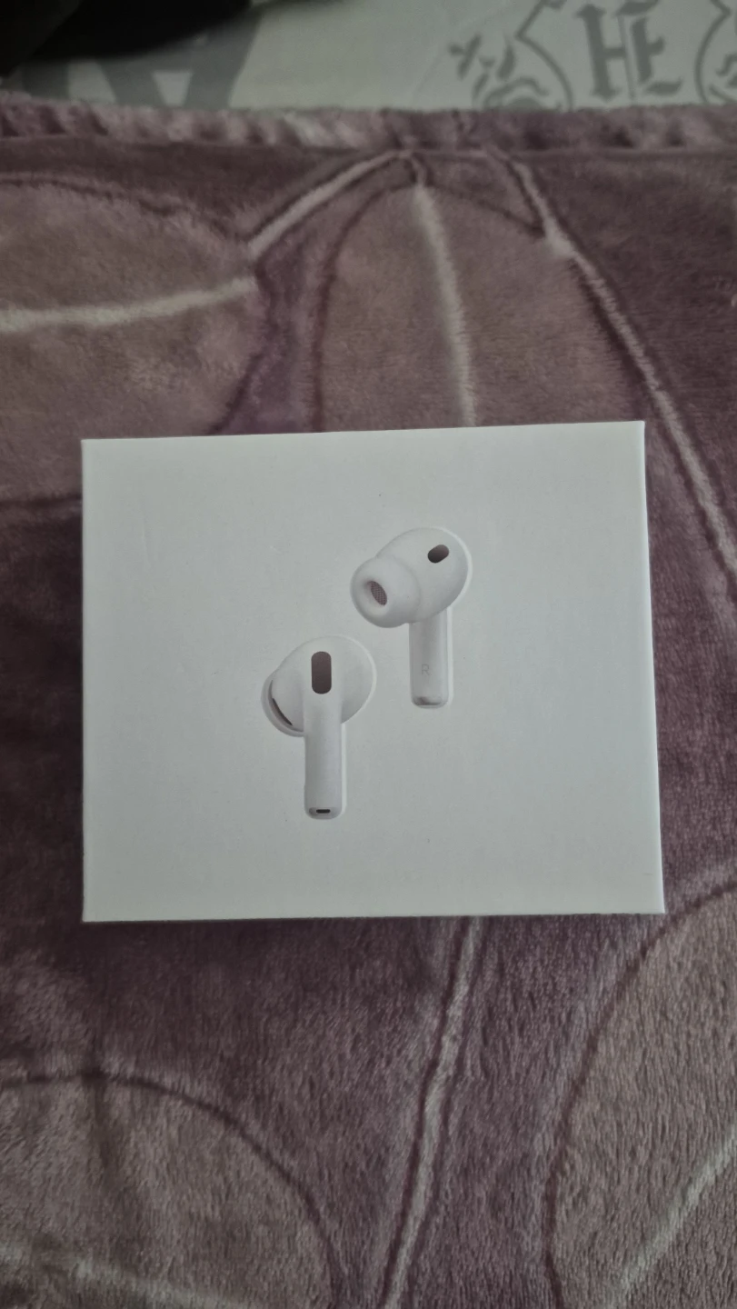Airpods Pro 3 (K.F) + case included