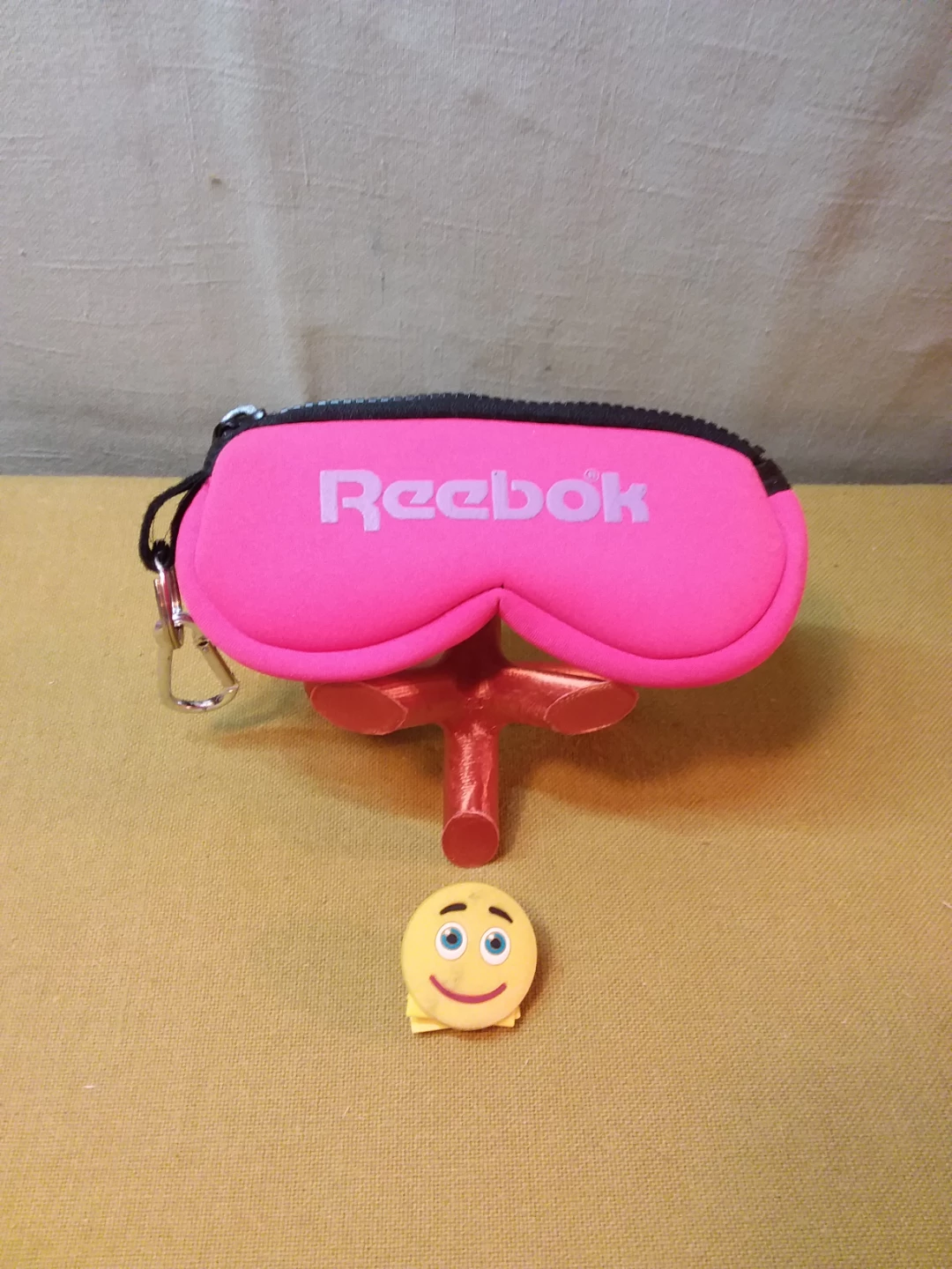 🏈 😎 Like 🆕 Reebok Soft Sunglasses Case 😎