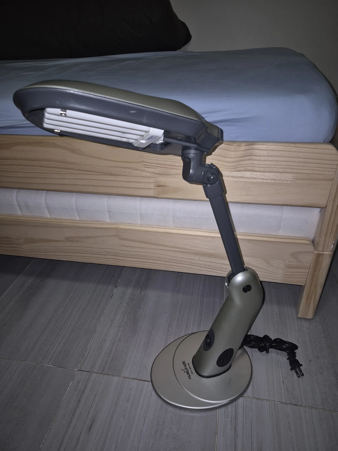 Adjustable Desk Lamp with Fluorescent Bulb - photo 4