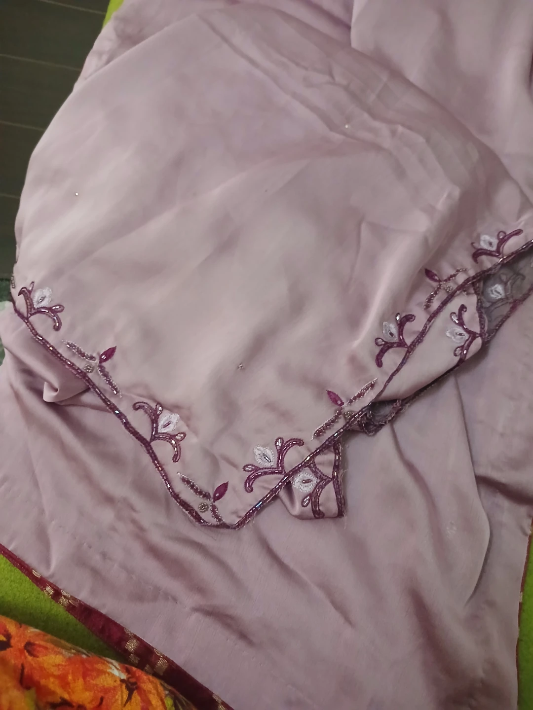 Indian/Pakistani Light Purple hand embroided silk Suit - photo 2