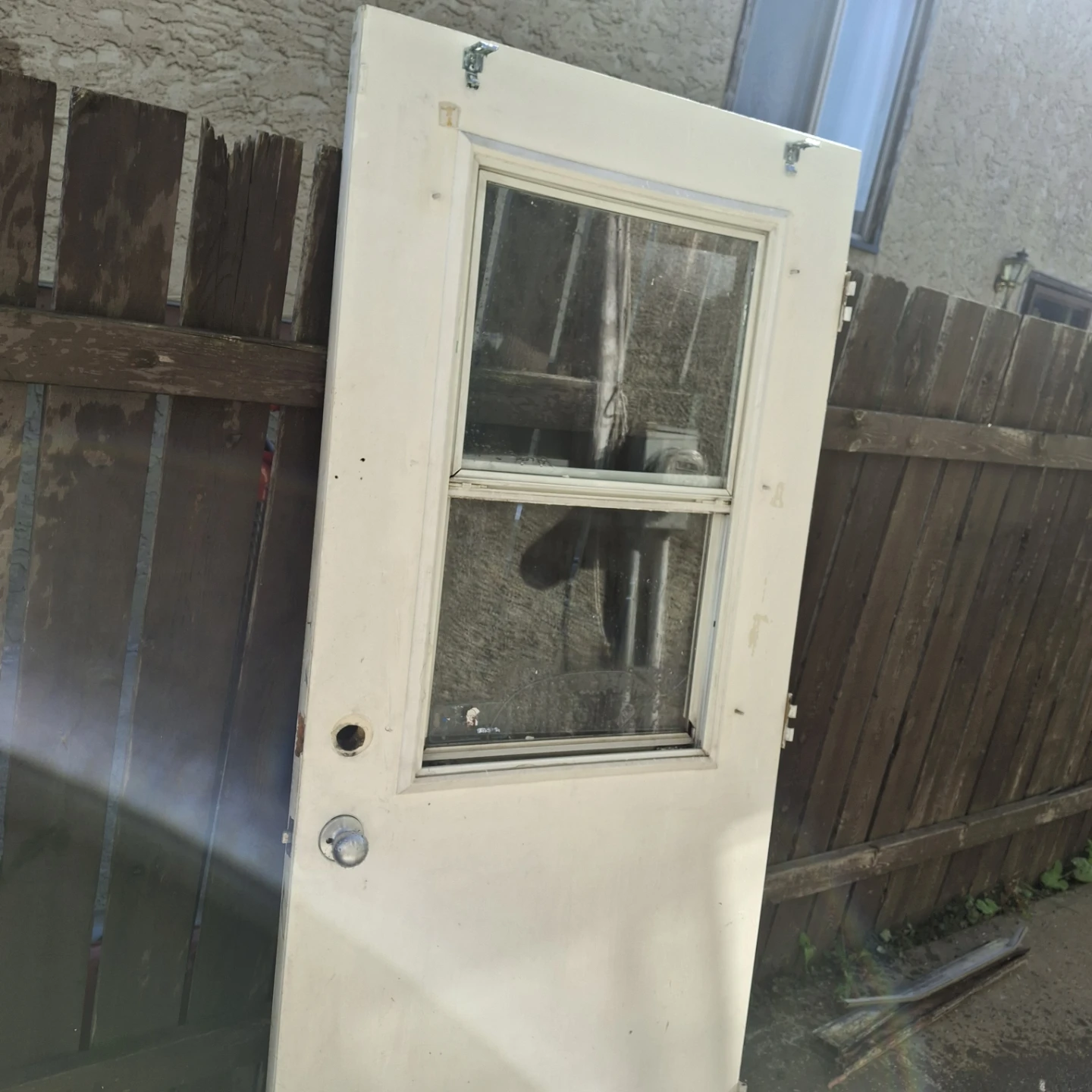 White exterior door with window *defect * - photo 3