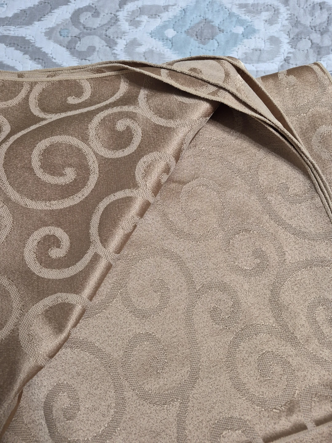 Gold Christmas Holiday 57" x 100" Tablecloth Table - photo 5