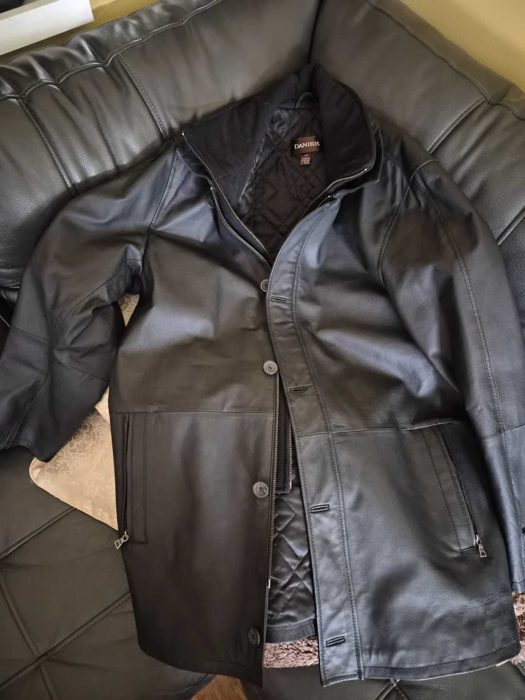 Danier Leather Jacket L/G - photo 4