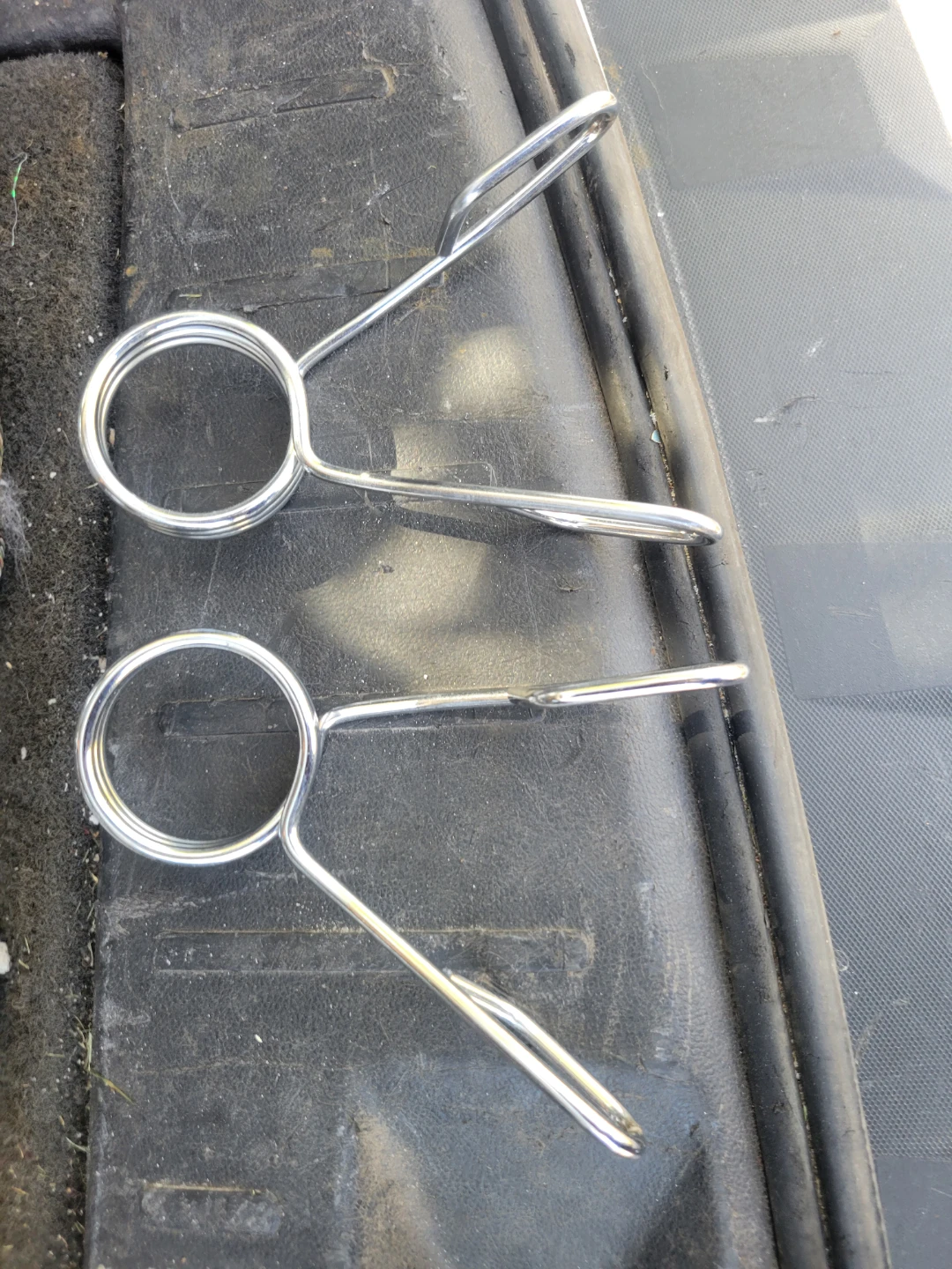 2 SETS OF 2" HOLE OLYMPIC SQUEEZE CLIPS. 15$ EACH