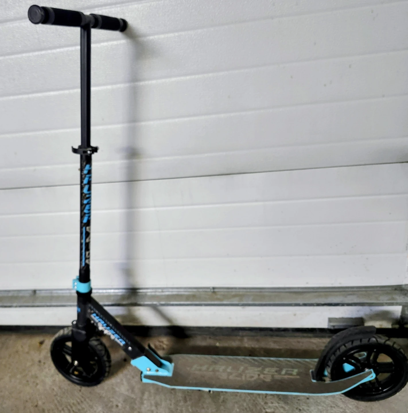 Madd Gear Kruzer Wide Glide folding commuter kick scooter