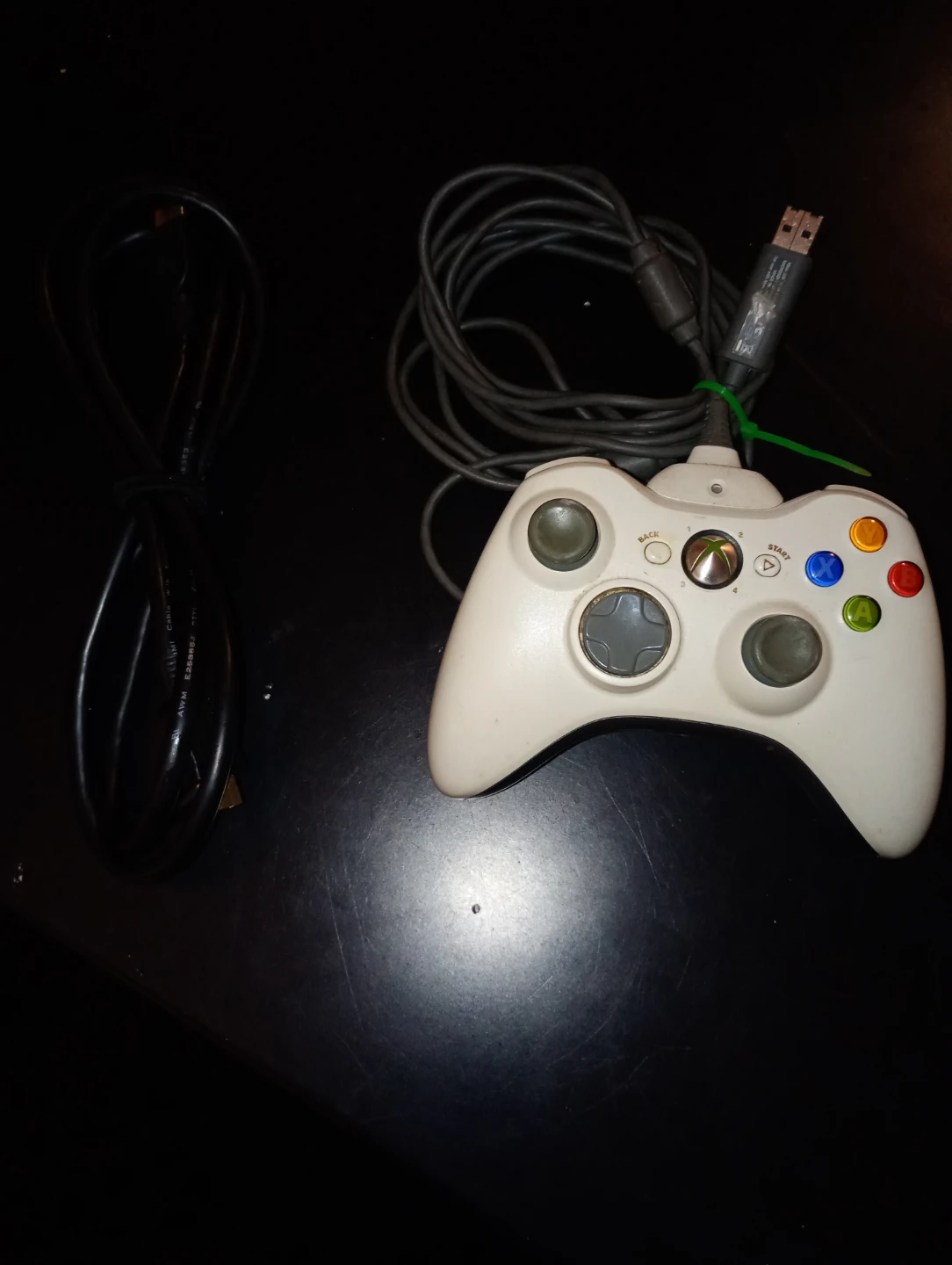 Xbox 360 Wired Controller and HDMI Cable - photo 2
